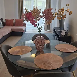 Teo Airport Residences דירה
